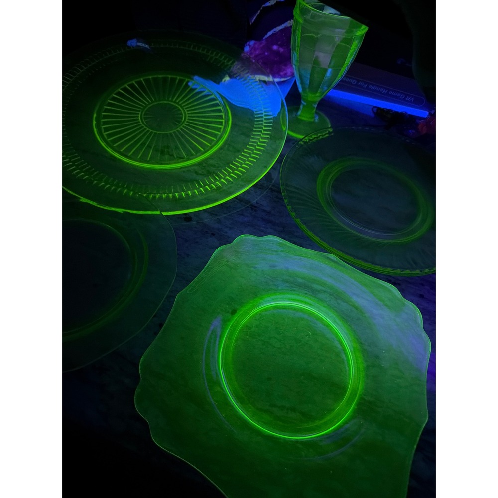 Vintage Green Uranium Depression Glass Set 6pc Plates Goblet Glows UV Light